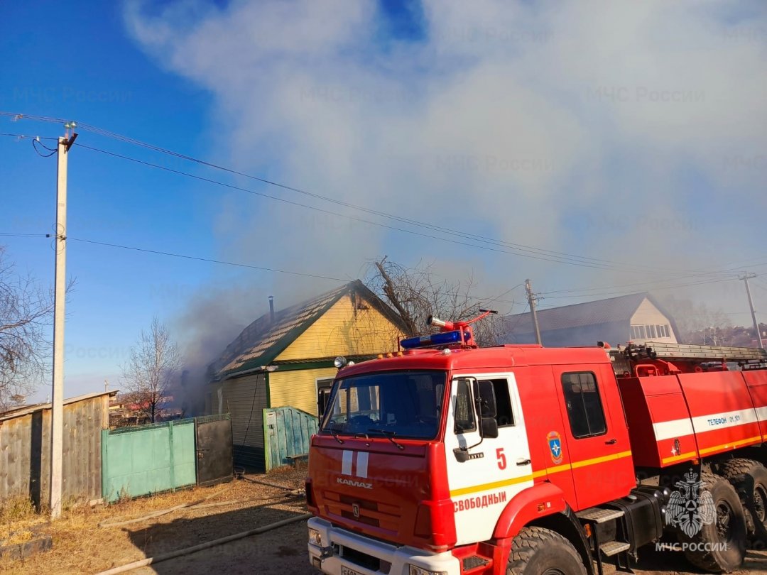 Пожарные Свободного ликвидировали возгорание частного жилого дома