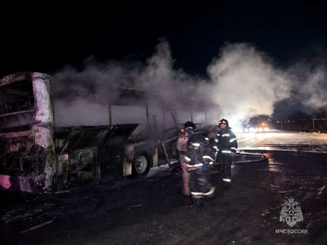 Огнеборцы ликвидировали возгорание автобуса на подъезде к г. Свободному