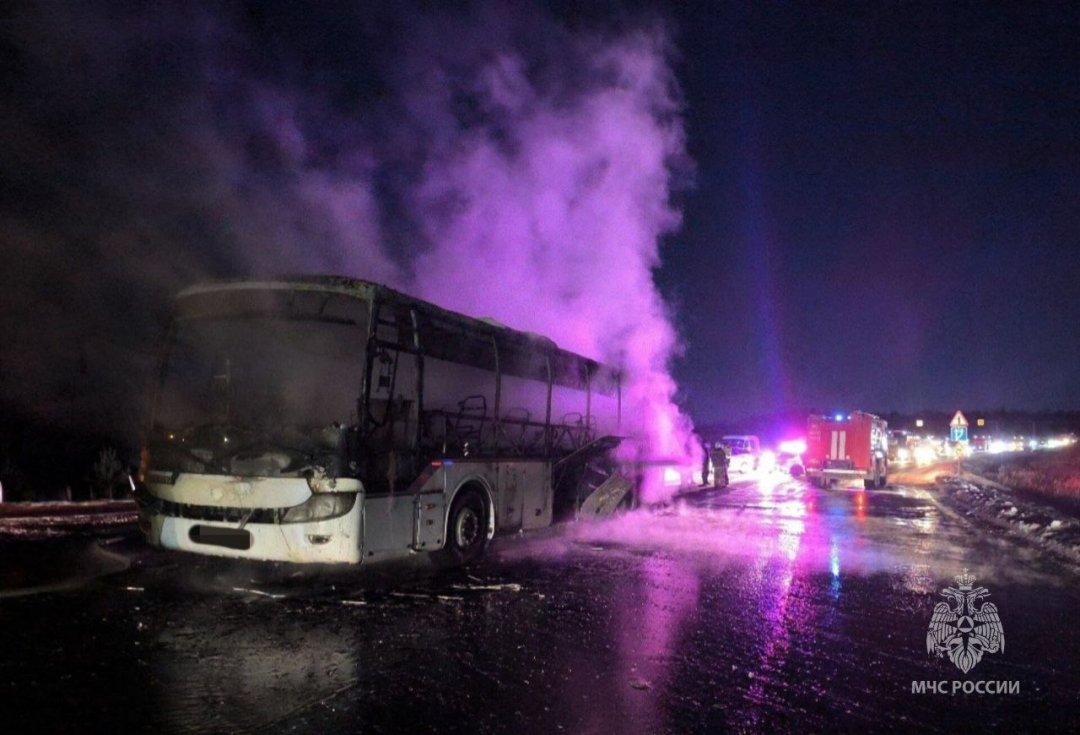 Огнеборцы ликвидировали возгорание автобуса на подъезде к г. Свободному